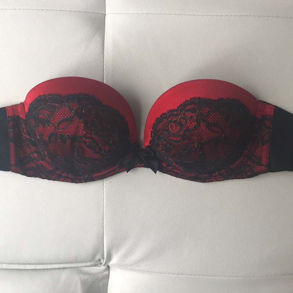 Victoria’s Secret Bra- very sexy- 34C